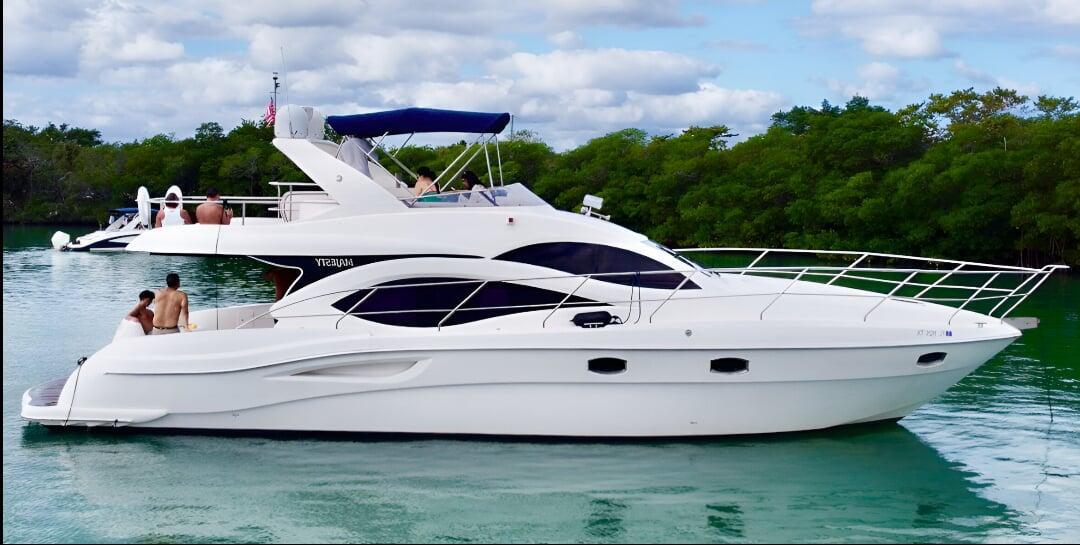 yacht rental in miami