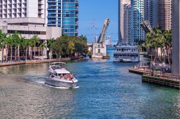 miami YACHT CHARTER with aura yacht charters